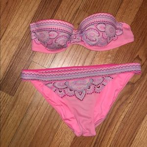 Victoria’s Secret bikini set